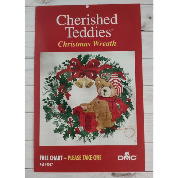 Designs By Gloria And Pat Cherished Teddies Christmas Bear in Wreath Leaflet - Picture 1 of 3